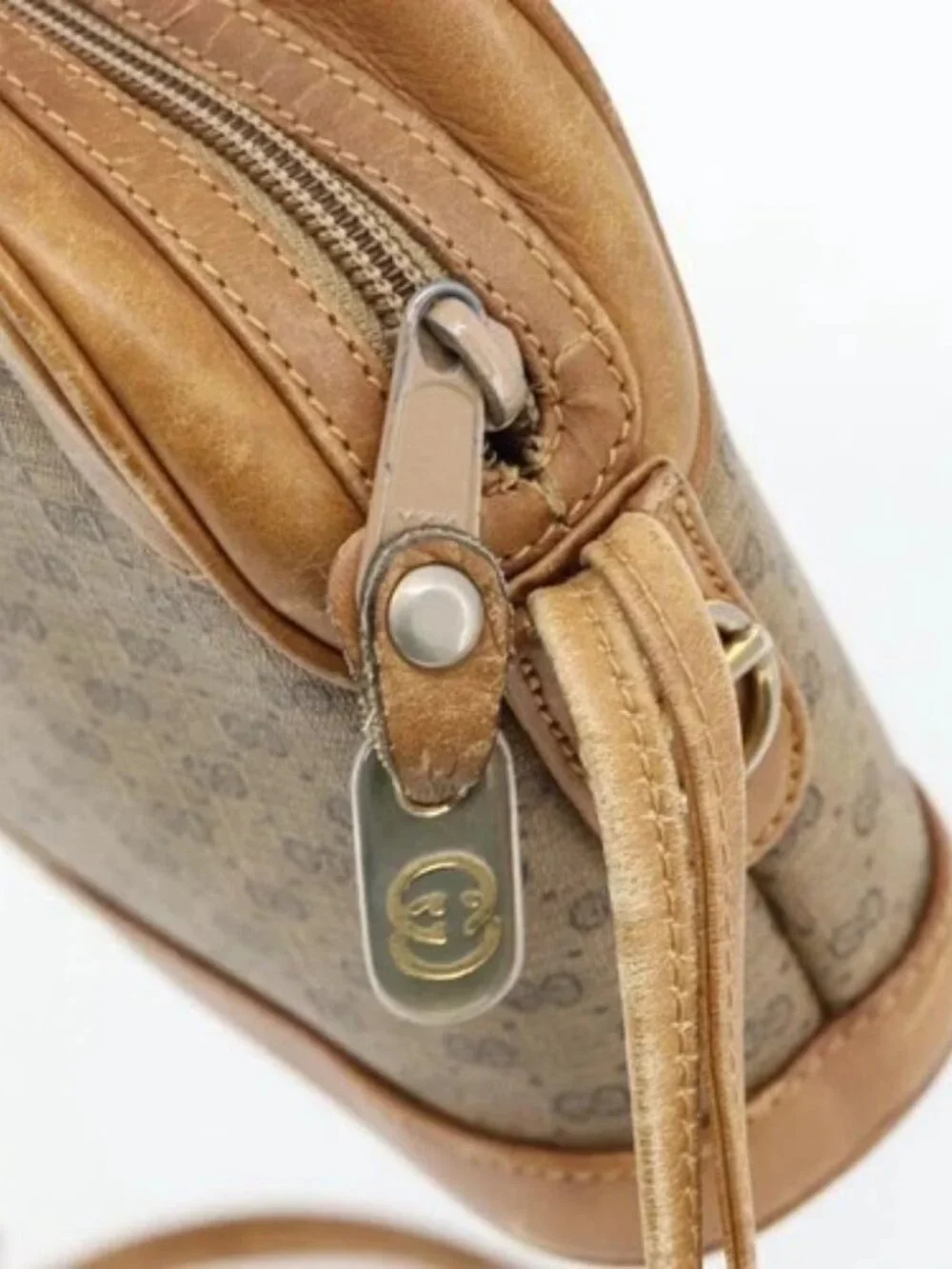 GUCCI Micro GG Supreme Shoulder Bag PVC Beige Gold Auth ka4395